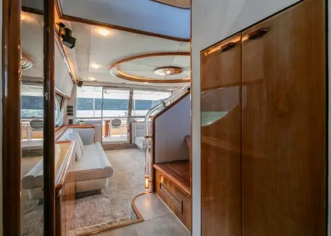 Яхта FERRETTI 80FT SOFIA
