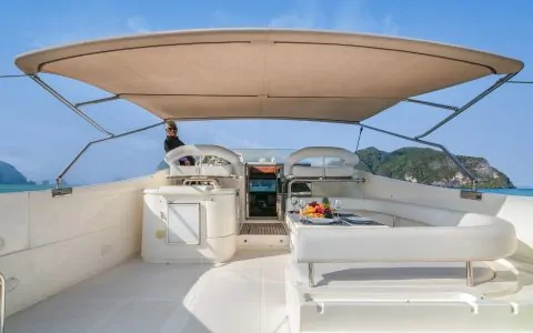 Яхта FERRETTI 80FT SOFIA