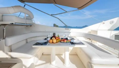 Яхта FERRETTI 80FT SOFIA