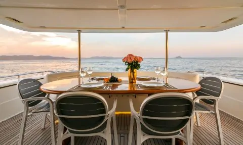 Яхта FERRETTI 80FT SOFIA