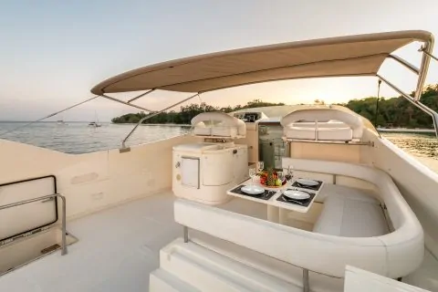 Яхта FERRETTI 80FT SOFIA
