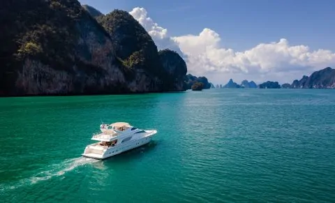 Яхта FERRETTI 80FT SOFIA