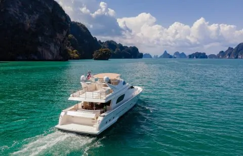 Яхта FERRETTI 80FT SOFIA