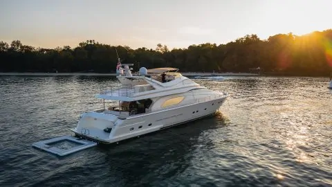 Яхта FERRETTI 80FT SOFIA