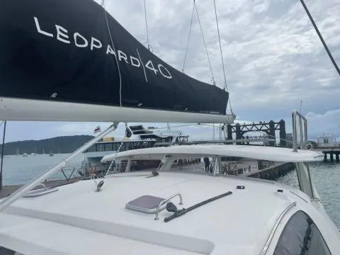 Катамаран HENNESSY 40FT