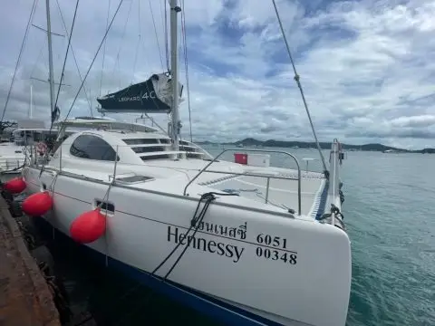 Катамаран HENNESSY 40FT