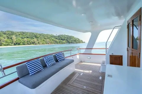 Яхта GRAND BANKS 53FT