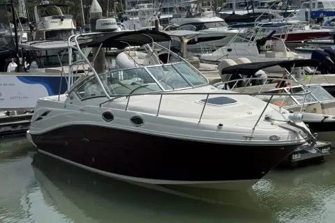 Яхта SEA RAY 27