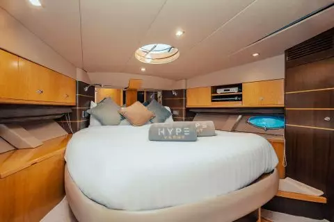 Яхта HYPE LUXURY YACHT